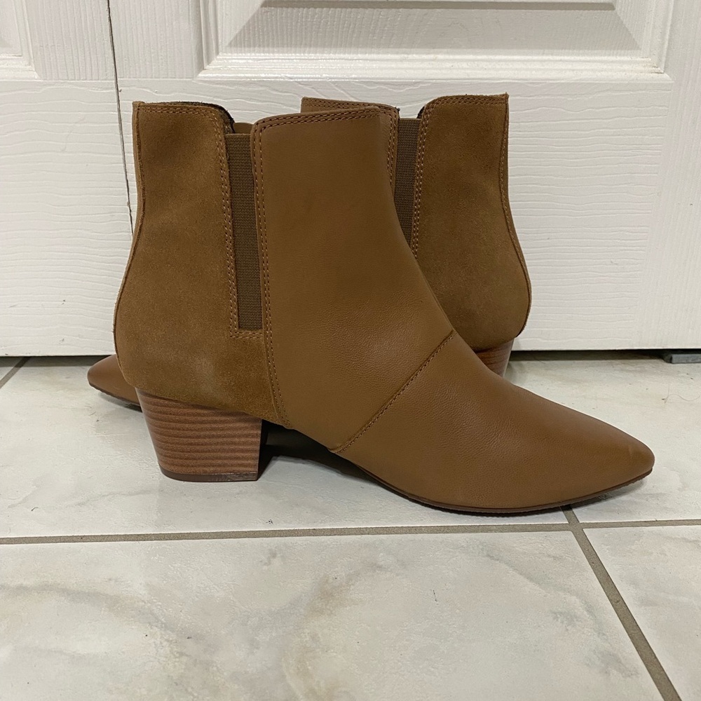Clark’s collection Ellaine Vibe Ankle Boots size 9 - Picture 3 of 8